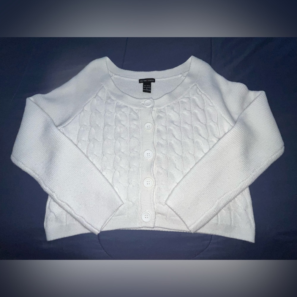 LIKE NEW New York & Company Cropped Cardigan Sweater - Cream - Sz Large